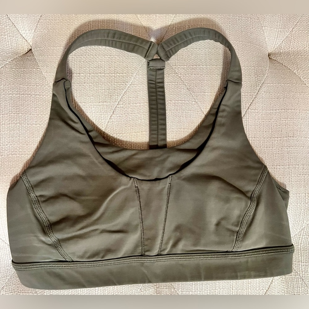 NWOT Lululemon Limited Edition.. No Longer Made T Strap Back With Rings Sz 4